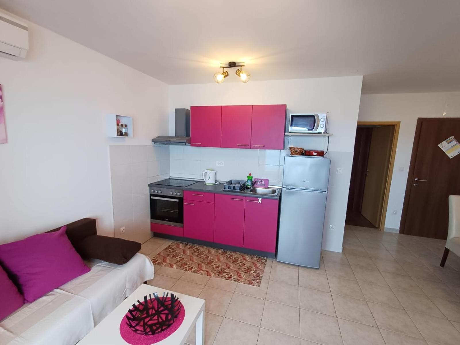 Apartments Cappuccino โปดสตรานา ภายนอก รูปภาพ