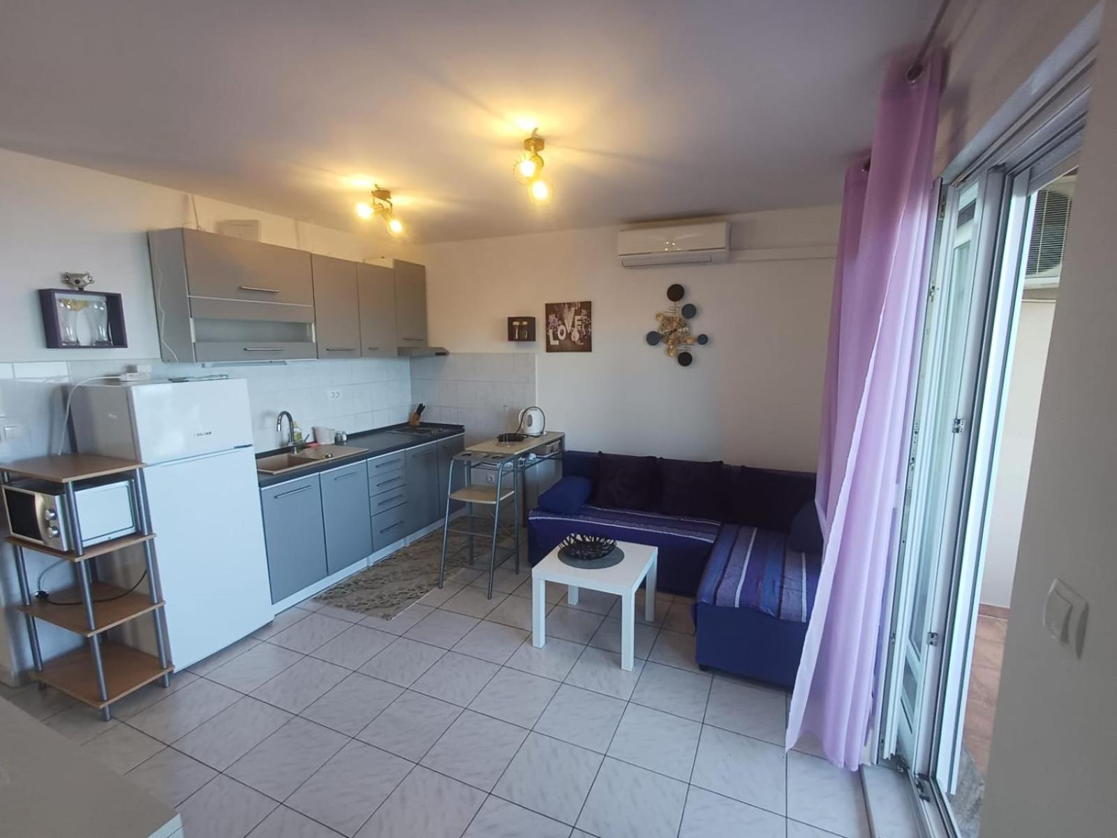 Apartments Cappuccino โปดสตรานา ภายนอก รูปภาพ